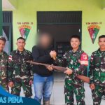 Wadan Satgas Pamtas RI-MLY Yonarmed 19/105 Trk Bogani Terima Senpi Rakitan Dari Warga Perbatasan Secara Sukarela.