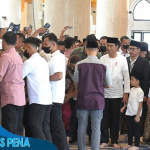 Nikmati Akhir Pekan, Presiden Jokowi Ajak Cucu Salat Jum’at Berjemaah di Masjid Sheikh Zayed