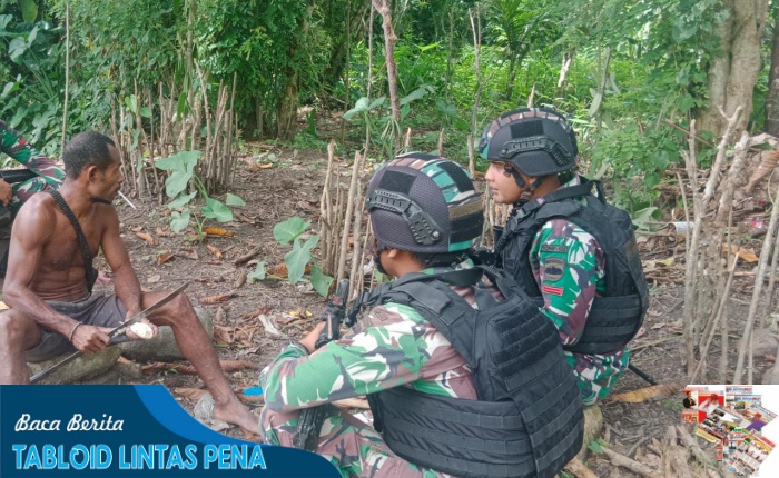 Menjalin Kekeluargaan, Satgas Yonif 132/BS Anjangsana Ke Kampung Banda