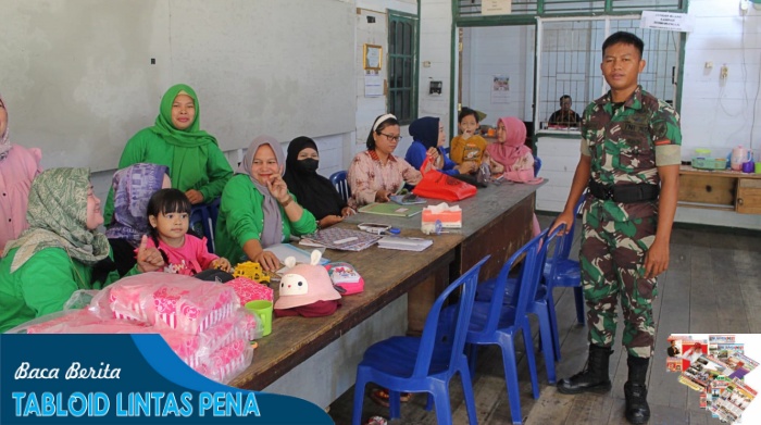 Bangun Komunikasi, Anggota Satgas TMMD Reguler Ke-116 Silaturahmi Ke Balai Desa