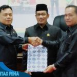 Plt Bupati H. Asmar Hadiri Paripurna Penyampaian Rekomendasi DPRD Meranti