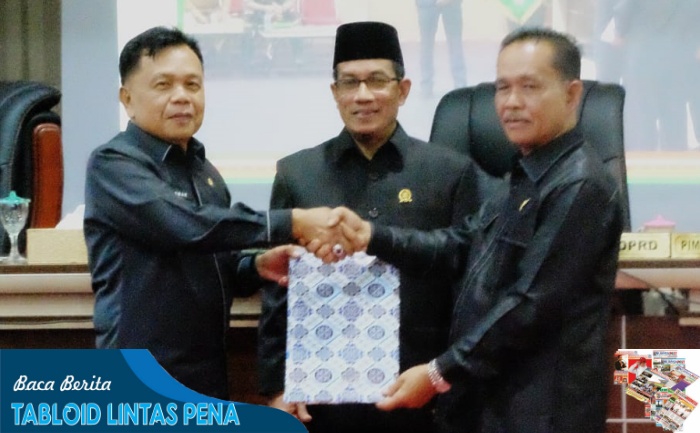 Plt Bupati H. Asmar Hadiri Paripurna Penyampaian Rekomendasi DPRD Meranti