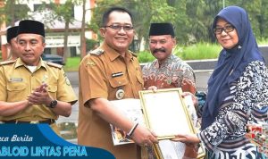 Bupati Ade Sugianto Pimpin Apel dan Lepas Purna Bakti PNS