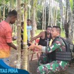 Ciptakan Hubungan Harmonis, Satgas Pamtas Yonif 132/BS Anjangsana Ke Kampung Pikere