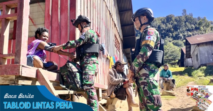 Patroli Pelayanan Kesehatan dari Satgas Yonif 721/Mks untuk Masyarakat Papua.