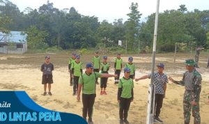 Tumbuhkan Kedisiplinan Generasi Muda Satgas Pamtas RI-Mly Yonarmed 10 Bradjamusti Ajarkan Peraturan Barus - Berbaris Siswa SMP