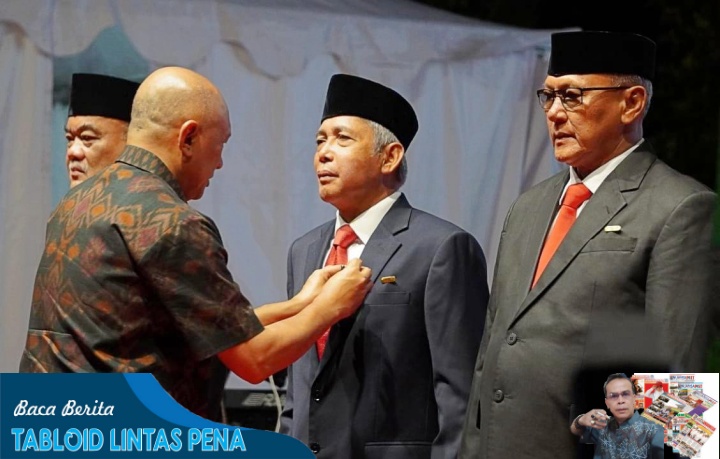 Presiden Jokowi Anugerahi Bupati OKI Satya Lencana Wira Karya: “Berjasa di Bidang Koperasi dan UMKM”