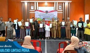 Warga Sumringah, Ratusan Sertifikat Tanah Diberikan di 4 Desa di Kabupaten Kuningan