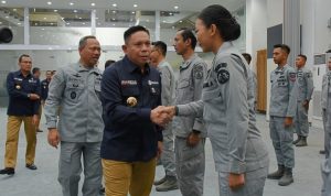 Dua Hari Menjabat, Kepala Bakamla RI Melepas Personel Latihan ke Korea Selatan