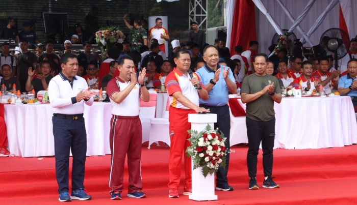 Wakasad Dampingi Panglima TNI Lepas Peserta Lomba Lari “Panglima TNI Run”