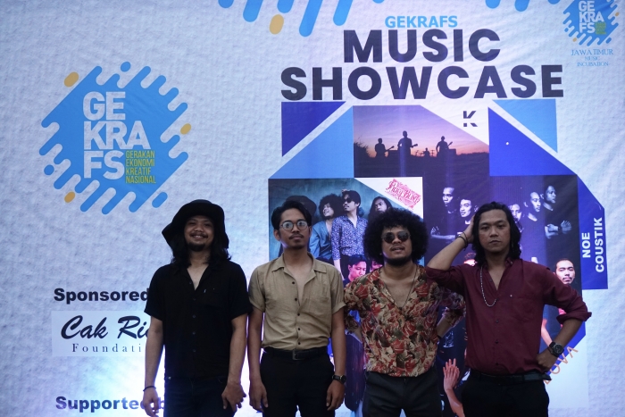 Beeswax Luncurkan Single "Chew It All" Setelah 4 Tahun Nirkarya