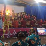 Dandim 1710/Mimika Nonton Bareng Pagelaran Wayang Kulit Meriahkan HUT Ke-78 TNI