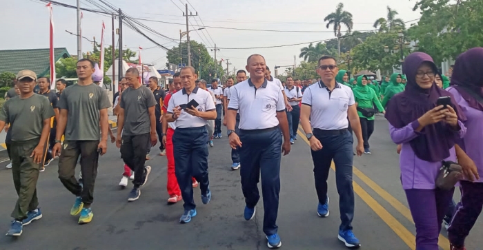 Jalin Solidaritas dan Silahturohmi TNI-Polri, Wagub AAL Hadiri Olahraga Bersama Panglima TNI