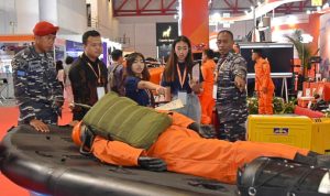 Antusiasnya Masyarakat Datangi Stan Pameran TNI AL Pada EDRR di Jakarta.