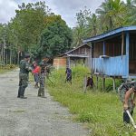 Dalam Rangka HUT Yonif 122/TS Yang KE 59 Tahun Pos Scofro Lama Gelar Karya Bhakti Bersama Warga Kampung Kriku Perbatasan Papua