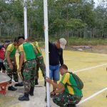 Satgas Pamtas RI-MLY Pos Koki 1 Mentari Laksanakan Kegiatan Karya Bhakti Gotong-royong Pembuatan Lapangan Volley Bersama Warga