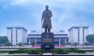 Panglima TNI Rotasi dan Mutasi 60 Perwira Tinggi TNI JAKARTA--- Guna mengoptimalkan Tugas Pokok TNI, Panglima TNI Laksamana TNI Yudo Margono kembali merotasi jabatan strategis di lingkungan TNI. Mutasi dan promosi itu berdasarkan Surat Keputusan Panglima TNI Nomor Kep/1324/XI/2023 tanggal 17 November 2023 tentang pemberhentian dari dan pengangkatan dalam jabatan di lingkungan Tentara Nasional Indonesia. “Telah ditetapkan mutasi dan promosi jabatan 60 Pati TNI terdiri dari 25 Pati TNI AD, 10 Pati TNI AL dan 25 Pati TNI AU," ujar Kapuspen TNI, Laksda TNI Julius Widjojono dalam keterangan tertulis, Sabtu (18/11/2023). 25 Pati TNI AD yaitu Letjen TNI Teguh Arief Indratmoko, S.E., M.M., dari Danjen Akademi TNI menjadi Pati Mabes TNI AD (dalam rangka pensiun), Mayjen TNI Lismer Lumban Siantar, S.I.P., dari Pa Sahli Tk. III Bid. Wassus dan LH Panglima TNI menjadi Staf Khusus Panglima TNI, Mayjen TNI Joko Purwo Putranto, M.Sc., dari Dankoopssus TNI menjadi Pa Sahli Tk. III Bid. Wassus dan LH Panglima TNI, Brigjen TNI Suhardi dari Dir D Bais TNI menjadi Dankoopssus TNI, Kolonel Inf Toyib Anwari dari Wadan Satintel Bais TNI menjadi Dir D Bais TNI, Brigjen TNI Heru Langlang Buana, S.I.P., dari Wadan PMPP TNI menjadi Dirdik Akademi TNI, Brigjen TNI Dody Muhtar Taufik, S.E., M.Si., dari Dirdik Akademi TNI menjadi Wadan PMPP TNI, Brigjen TNI Eko Setiawan Airlangga dari Dirlitbang Pusjianstralitbang TNI menjadi Staf Khusus Kasad. Mayjen TNI Joko Purnomo dari Pa Sahli Tk.III Kasad Bid. Polkamnas menjadi Pati Mabes TNI AD (dalam rangka pensiun), Brigjen TNI Edy Sutrisno, S.E. dari Kasdam Jaya menjadi Pa Sahli Tk. III Kasad Bid. Polkamnas, Brigjen TNI Tatang Subarna dari Danrem 064/MY (Serang) Kodam III/Slw menjadi Kasdam Jaya, Kolonel Inf Fierman Sjafirial Agustus dari Ajudan Wapres RI menjadi Danrem 064/MY (Serang) Kodam III/Slw, Mayjen TNI Djashar Djamil, S.E., M.M. dari Pa Sahli Tk. III Kasad Bid. Komsos menjadi Staf Khusus Kasad (Utk. Ka BP TWP), Brigjen TNI Supriyono, S.I.P, M.M. dari Danrem 042/Gapu (Jambi) Kodam II/Swj menjadi Pa Sahli Tk. III Kasad Bid. Komsos, Kolonel Inf Rachmad dari Pamen Denmabesad menjadi Danrem 042/Gapu (Jambi) Kodam II/Swj, Brigjen TNI Kus Arisena dari Kapoksahli Pangkostrad menjadi Staf Khusus Kasad, Brigjen TNI Budi Kusworo dari Kapoksahli Pangdam IV/Dip menjadi Kapoksahli Pangkostrad, Kolonel Inf Bambang Sujarwo, S.H., M.Sos., M.M. dari Pamen Denmabesad menjadi Kapokshli Pangdam IV/Dip, Mayjen TNI Henra Hari Sutaryo dari Dansecapaad menjadi Staf Khusus Kasad. Mayjen TNI Bobby Rinal Makmun, S.I.P. dari Pangdivif 1 Kostrad menjadi Dansecapaad, Brigjen TNI Rudi Puruwito, S.E., M.M. dari Waaspers Kasad Bid. Binpers menjadi Pangdivif I Kostrad, Kolonel Inf Krido Pronomo, S.H, M.Si. dari Paban V/Binkar Spersad menjadi Waaspers Kasad Bid. Binpers, Brigjen TNI Chanlan Adilane, S.I.P dari Pa Sahli Tk. II Kasad Bid. Jahpres menjadi Staf Khusus Kasad, Kolonel Inf Asep Dedi Darmadi, S.I.P. dari Kasetumad menjadi Pa Sahli Tk. II Kasad Bid. Jahpers, Brigjen TNI Tahan Sopian Parulian Silaban, S.H, M.H. dari Kabinda Papua Barat pada Deputi Bidang Intelijen Dalam Negeri BIN menjadi Staf Khusus Kasad. 10 TNI AL yaitu Laksdya TNI Dadi Hartanto, M.Tr.(Han)., M.Tr.Opsla. dari Setjen Wantannas menjadi Danjen Akademi TNI, Laksda TNI Dr. T.S.N.B. Hutabarat, M.M.S. dari Deputi Bid. Pengkajian dan Penginderaan Sesjen Wantannas menjadi Setjen Wantannas (Sertijab Menunggu Keppres), Laksda TNI Ali Triswanto, S.E., M.Si. dari Tenaga Ahli Pengkaji Bid. Wawasan Nusantara Lemhannas menjadi Deputi Bid. Pengkajian dan Penginderaan Setjen Wantannas (Sertijab Menunggu Keppres), Brigjen TNI (Mar) Dr. Hermanto, S.E., M.M., CSBA. dari Staf Khusus Kasal menjadi Tenaga Ahli Pengkaji Bid. Wawasan Nusantara Lemhannas (Sertijab Menunggu Keppres), Brigjen TNI (Mar) Citro Subono, S.M. dari Staf Khusus Panglima TNI menjadi Dirlitbang Pusjianstralitbang TNI, Laksma TNI Basri Mustari, M.Han., CIQnR., CIQaR. dari Pa Sahli Tk. II Was Afrika dan Timteng Sahli Bid. Hubint Panglima TNI menjadi Direktur Operasi Laut pada Deputi Bid. Operasi dan Latihan Bakamla, Laksma TNI Dr. Aria Cakra Wibawa, M.Tr.(Han)., GDAIS., M.A., СТМР. dari Kapoksahli Kogabwilhan I menjadi Pa Sahli Tk. II Was Afrika dan Timteng Sahli Bid. Hubint Panglima TNI. Laksma TNI Friche Flack dari Direktur Operasi Laut pada Deputi Bid. Operasi dan Latihan Bakamla menjadi Kapoksahli Kogabwilhan I, Laksma TNI R. Kukuh Sulistijono, M.M., M.Si. (Han). dari Pa Sahli Tk. II Kumham dan Narkoba Sahli Bid. Sosbudkum HAM dan Narkoba Panglima TNI menjadi Staf Khusus Kasal, Kolonel Laut (P) Gunardi, M.Si.(Han)., M.Tr.Opsla. dari Sahli C Straops Pok Sahli Koarmada RI menjadi Pa Sahli Tk. II Kumham dan Narkoba Sahli Bid. Sosbudkum HAM dan Narkoba Panglima TNI. 25 TNI AU yaitu Marsdya TNI A. Gustaf Brugman, M.Si.(Han) dari Wakasau menjadi Pati Mabes TNI AU (dalam rangka pensiun), Marsdya TNI Andyawan Martono P., S.I.P. dari Pangkogabwilhan II menjadi Wakasau, Marsdya TNI Mohamad Tonny Harjono, S.E., M.M., dari Pangkoopsudnas menjadi Pangkogabwilhan II, Marsdya TNI Ir. Tedi Rizalihadi S., M.M. dari Dankodiklatau menjadi Pangkoopsudnas, Marsda TNI Dr. Arief Mustofa, M.M., dari Deputi Bid. Koord Komunikasi, Informasi dan Aparatur Kemenko Polhukam menjadi Dankodiklatau, Marsda TNI Eko D. Indarto, S.I.P., M.Tr (Han) dari Irjenau menjadi Deputi Bid. Koord Komunikasi, Informasi dan Aparatur Kemenko Polhukam (Sertijab menunggu Keppres, Marsda TNI Jemi Trisonjaya, M.Tr. (Han) dari Koorsahli Kasau menjadi Irjenau. Marsda TNI M. Fadjar Sumarijadji, M.Sc., dari Aspers Kasau menjadi Koorsahli Kasau, Marsma TNI Mohammad Syafii, S.I.P., M.M., dari Kadisminpersau menjadi Aspers Kasau, Marsma TNI Danet Hendriyanto, S.Sos., dari Aspers Kaskoopsudnas menjadi Kadisminpersau, Marsma TNI Djohn Amarul dari Danpuslat Kodiklat TNI menjadi Aspers Kaskoopsudnas, Marsma TNI Didik Kristyanto, S.E., M.Sc., dari Staf Khusus Kasau menjadi Danpuslat Kodiklat TNI, Marsma TNI dr. Paulus Supriono, Sp. Rad., M.M., dari Pati Sahli Kasau Bid. Kersalem menjadi Pati Mabes TNI AU (dalam rangka pensiun), Kolonel Kes Dra. V. Triastuti Widyaningrum, M.A., dari Dosen Gol. IV AAU menjadi Pati Sahli Kasau Bid. Kersalem. Marsma TNI Fairlyanto, S.E., M.A.P., dari Danlanud Abd menjadi Staf Khusus Kasau, Marsma TNI Firman Wirayuda S.T., M.Soc.Sc., dari Dirlat Kodiklatau menjadi Danlanud Abd., Marsma TNI Prasetya Halim, S.H., dari Danlanud Spo menjadi Dirlat Kodiklatau. Marsma TNI Reka Budiarsa, dari Dan Kosek I Koopsud I menjadi Danlanud Spo, Kolonel Pnb Jajang Setiawan, S.M., M.Han., PSC(J) dari Dirjianstraops Seskoau menjadi Dan Kosek I Koopsud I, Marsma TNI Ali Gusman, S.T., M.M., dari Dansekkau menjadi Staf Khusus Kasau, Marsma TNI Sri Duto Dhanisworo S.Ap., M.Si., dari Danlanud Sdm menjadi Dansekkau, Kolonel Pnb Sapuan, S.Sos., M.M., dari Sesdisopslatau menjadi Danlanud Sdm, Marsma TNI Ian Faudy dari Asops Kaskoopsudnas menjadi Staf Khusus Kasau, Marsma TNI David Yohan Tamboto, S.Sos., dari Dankosek III Koopsud III menjadi Asops Kaskoopsudnas, Kolonel Pnb Sigit Gatot Prasetyo, MMOAS dari Danlanud Smh menjadi Dankosek III Koopsud III. ( Kabidpenum Puspen TNI, Kolonel (P) Agung Saptoadi)*** #tnipatriotnkri #nkrihargamati #tnikuatrakyatbermartabat