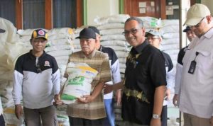 Sekda Ivan Dicksan Pantau Penyaluran Bantuan Pangan Nasional Wilayah Kota Tasikmalaya