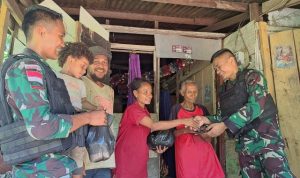 Personel Pos Wambes Yonif 122/TS Laksanakan Pendekatan Teritorial Dengan Masyarakat Binaan di Perbatasan Papua