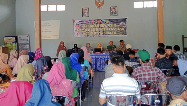 Satgas TMMD Bersama Dinas Peternakan Ajarkan Cara Beternak Kambing, Ayam Dan Lele Secara Benar