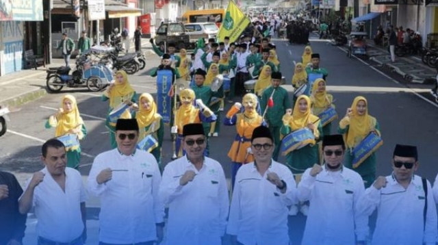 Pelepasan Karnaval pada Acara Pelantikan PCNU Kota Tasikmalaya dan Harlah 101 Tahun NU