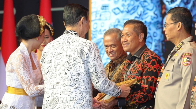 Sekjen Kemhan Hadiri Business Matching 2024 di Bali, Kementerian Pertahanan Terima Penghargaan Terbaik P3DN