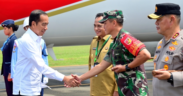 Pangdam XIII/Mdk Sambut Kedatangan Presiden di Bandara Sultan Amiruddin Amir