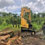 Satgas TMMD Ke-119 Kodim 1715/Yahukimo Bangun Jembatan di Jalan Seradala-Kuaserama Bersama Masyarakat Setempat