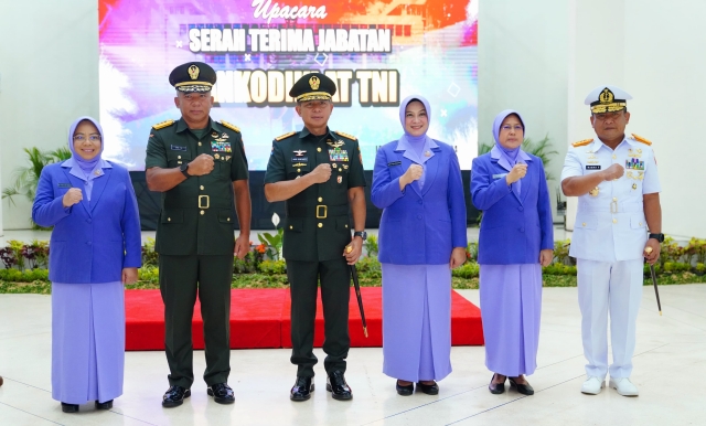 Panglima TNI Pimpin Serah Terima Jabatan Dankodiklat TNI