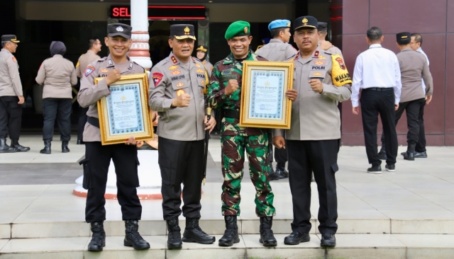 Babinsa Koramil 13/Nogosari Terima Penghargaan Dari Kapolda Jateng