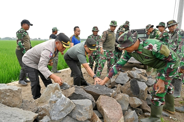 Dandim 0726/Sukoharjo, Tinjau Langsung Cek Proyek TMMD di Desa Pranan