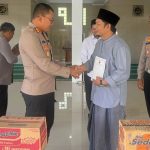 Jumat Berkah, Polres Tasikmalaya Kota Berikan Paket Sembako di Pesantren Lembur Cahaya