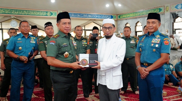 Panglima TNI Hadiri Acara Peringatan Isra Mi'raj Nabi Muhammad SAW