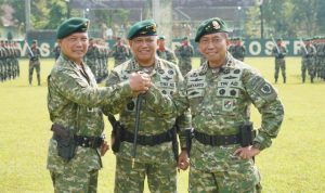Pangkostrad Pimpin Sertijab Pangdivif 2 Kostrad Dari Mayjen TNI Haryanto Kepada Mayjen TNI Anton Yuliantoro