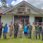 Bentuk Kepedulian Satgas Yonif 122/TS Dengan Renovasi Rumah Dinas Kepala Sekolah SD Inpres Papua