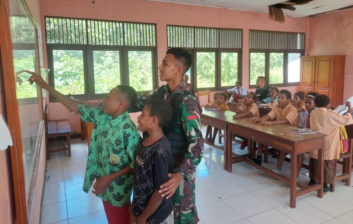 Peduli Pendidikan di Perbatasan, Satgas Pamtas RI-PNG Yonif 122/TS Melaksanakan Tugas Mulia Menjadi Gadik