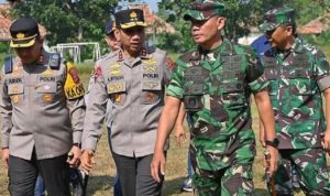 Kapolda Jabar Bersama Pangdam III Siliwangi Hadiri Gerakan Nasional Ketahanan Pangan Panen Raya Padi di Kabupaten Subang