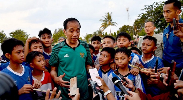 PEDULI SEPAKBOLA: Presiden Jokowi Apresiasi Kemenangan Telak 4-1 Timnas Indonesia atas Yordania dalam Piala Asia U-23 AFC