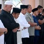 Presiden Jokowi Salat Jumat di Masjid Agung Kota Medan