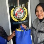 Jelang Lebaran, Stasiun Bakamla Sambas Bagikan Paket Sembako kepada Nelayan di Perairan Sambas