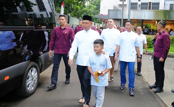 Panglima TNI Bersama Presiden RI Laksanakan Shalat Idul Fitri di Masjid Istiqlal Jakarta