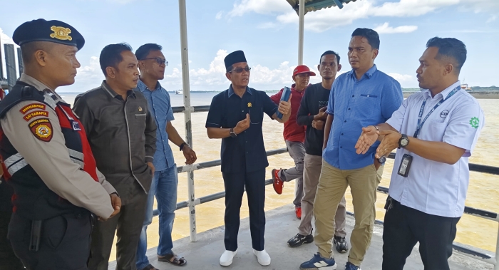 Pastikan Kelancaran Arus Mudik dan Persiapan Lebaran, Ketua DPRD Kepulauan Meranti Berkunjung ke Pelabuhan Tanjung Harapan dan PLN Rayon Selatpanjang