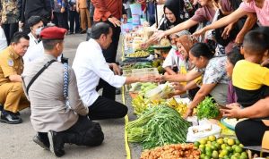 KERJA NYATA: Kunjungi Pasar Muara Bungo, Presiden Jokowi Tekankan Pentingnya Revitalisasi Pasar