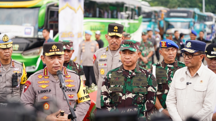 Panglima TNI Hadiri Pelepasan Mudik Gratis Polri Presisi 2024 di Silang Monas