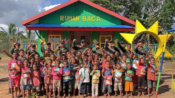 Selalu Ramai, Rumah Baca Si'mbisa Sekolah Kedua Bagi Anak-Anak Distrik Assue