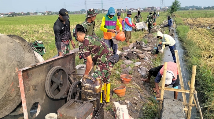 Pembuatan Talud TMMD Reguler Ke 120 Kodim 0726/Sukoharjo