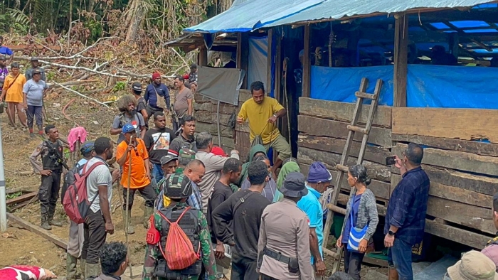 Adanya Ajaran Agama Sesat di Hutan Kampung Piawi, Satgas Yonif 122/TS Bersama Apkam, Laksanakan Pemeriksaan Lokasi dan Pembubaran