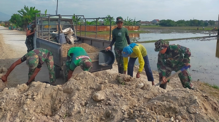 Droping Tanah urug tidak ada kendala, Proses Finishing Pengurugan Berm Terus Berjalan