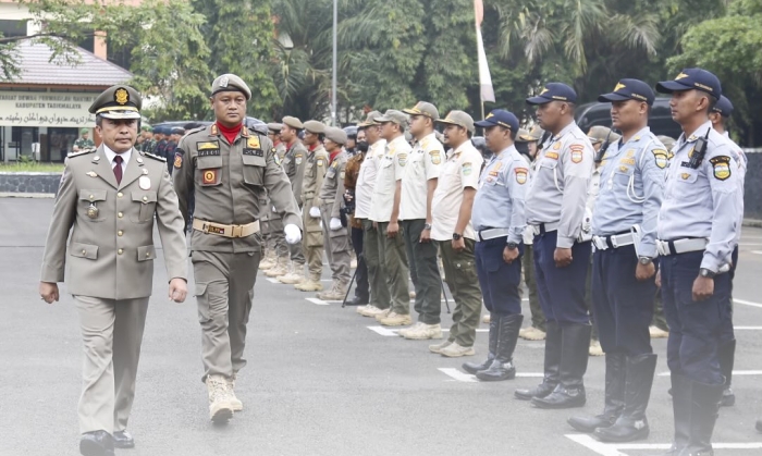 Sekretaris Daerah Kab.Tasikmalaya Pimpin Gelar Pasukan Hari Ulang Tahun Satpol PP KE-74 & Satlinmas Ke-62