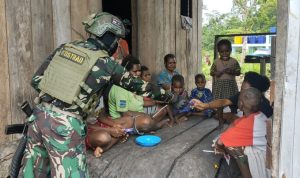 Habema Soldiers House to House Social Communication Welcomed Happily by Ginid Residents